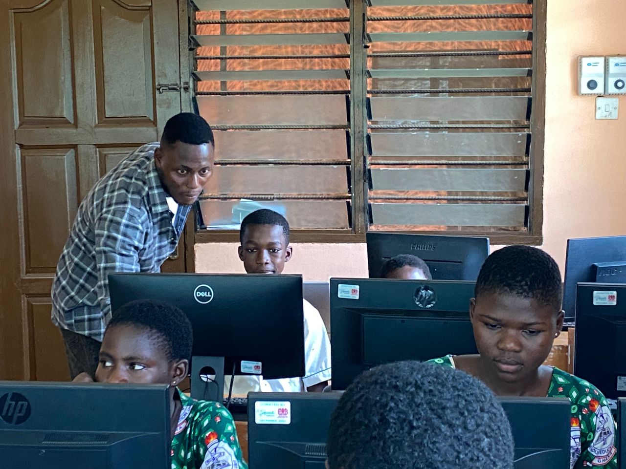 Students learning tech